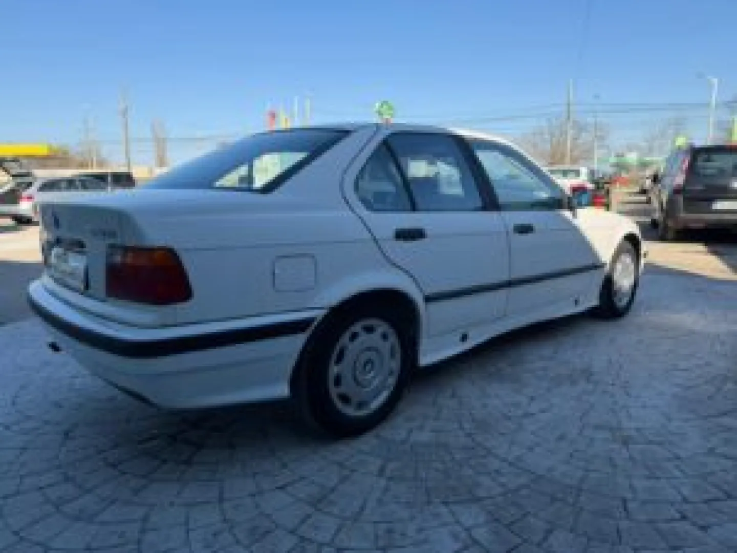 Cumpara/ Vinde online BMW 3 Series 1992 SH, la cel mai bun pret pentru tine!