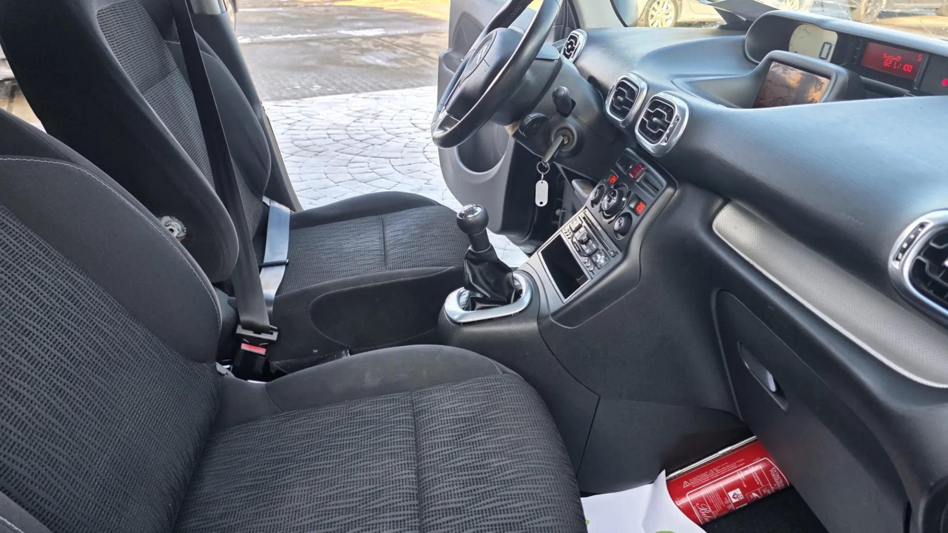 Cumpara/ Vinde online Citroen C3 Picasso 2011 SH, la cel mai bun pret pentru tine!