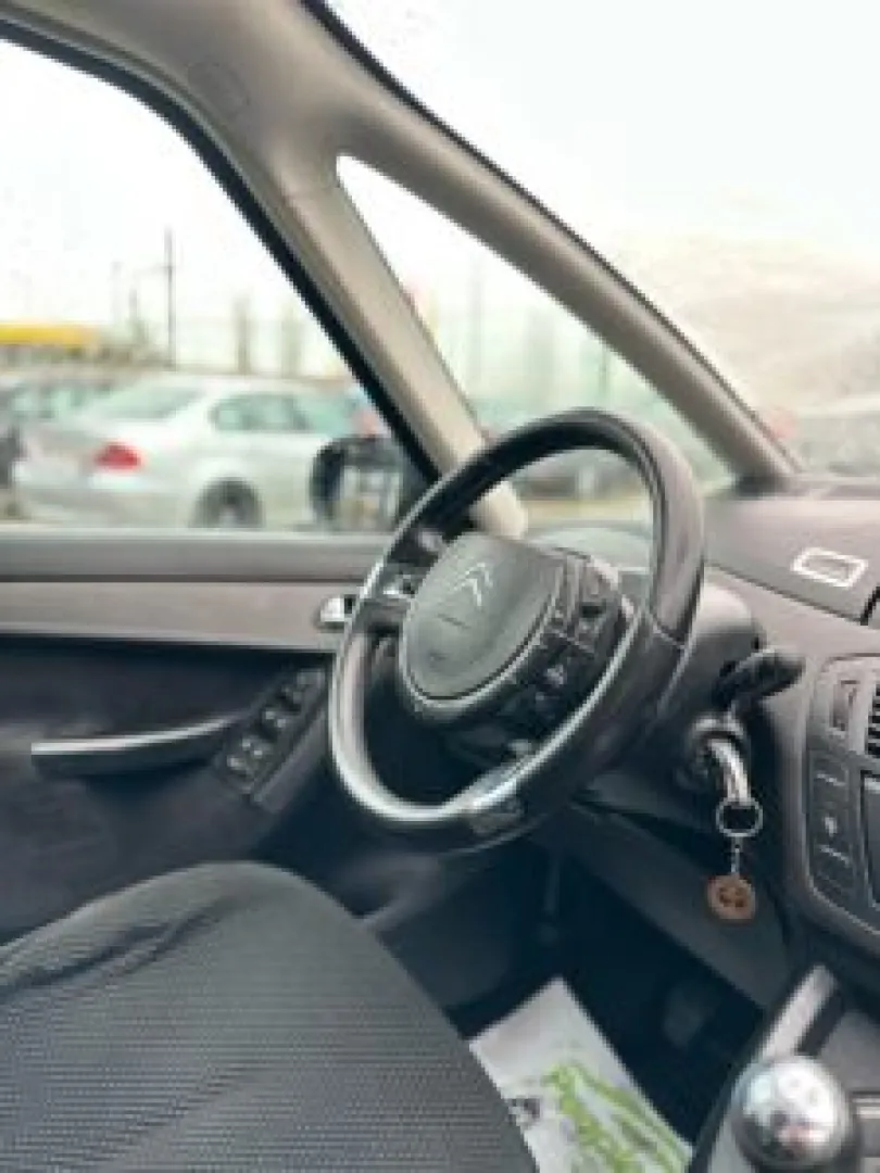 Cumpara/ Vinde online Citroen C4 Picasso 2009 SH, la cel mai bun pret pentru tine!