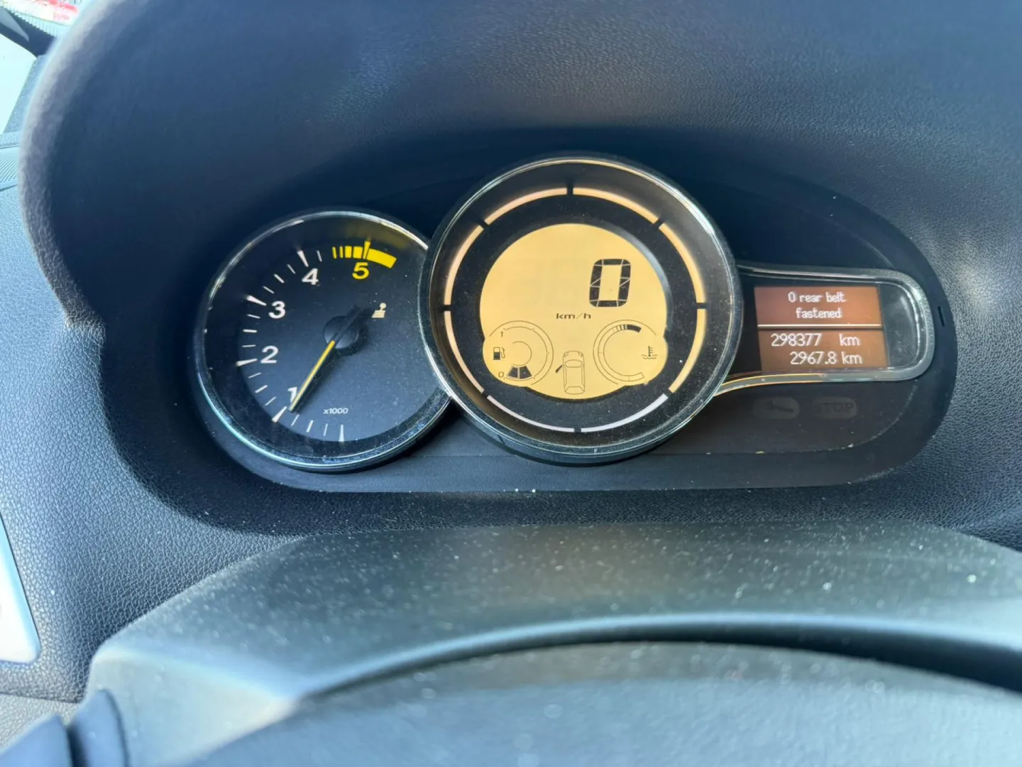 Cumpara/ Vinde online Renault  Megane 2012 SH, la cel mai bun pret pentru tine!