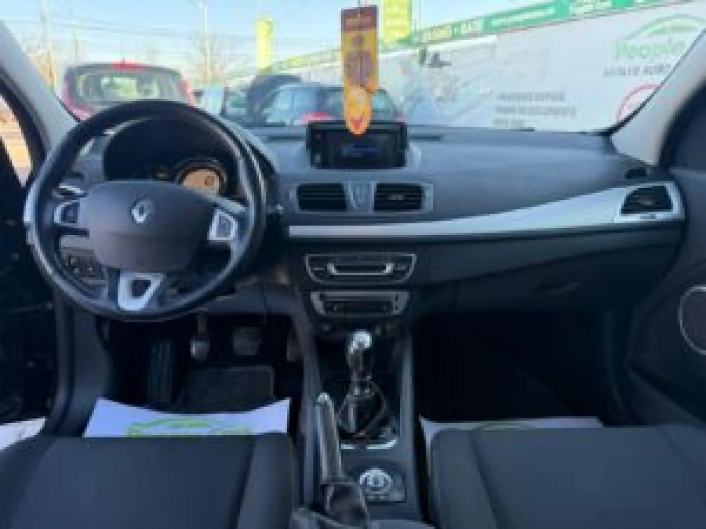 Cumpara/ Vinde online Renault  Megane 2012 SH, la cel mai bun pret pentru tine!