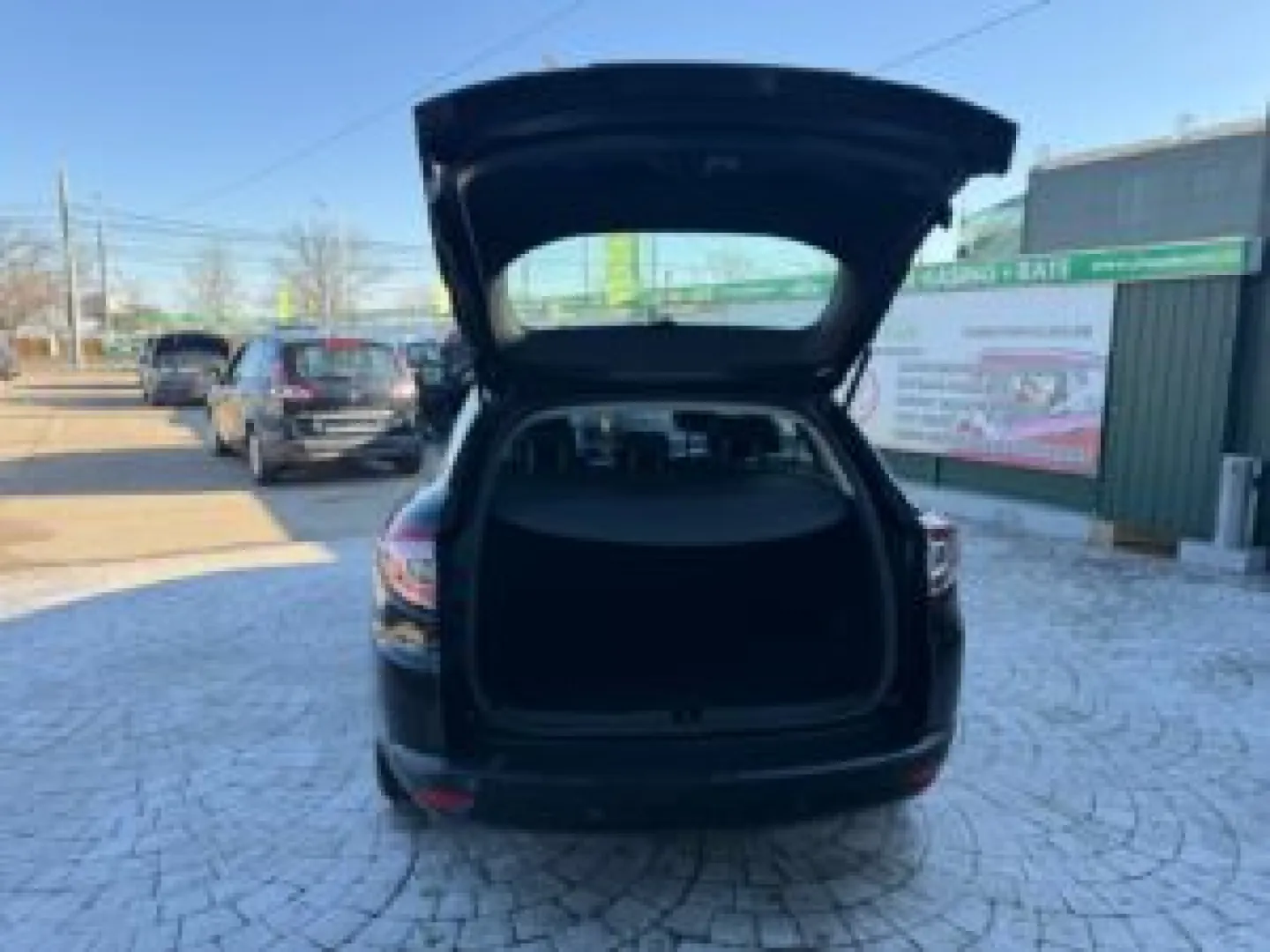 Cumpara/ Vinde online Renault  Megane 2012 SH, la cel mai bun pret pentru tine!
