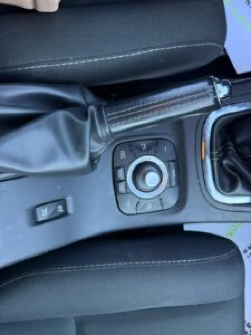 Cumpara/ Vinde online Renault  Megane 2012 SH, la cel mai bun pret pentru tine!