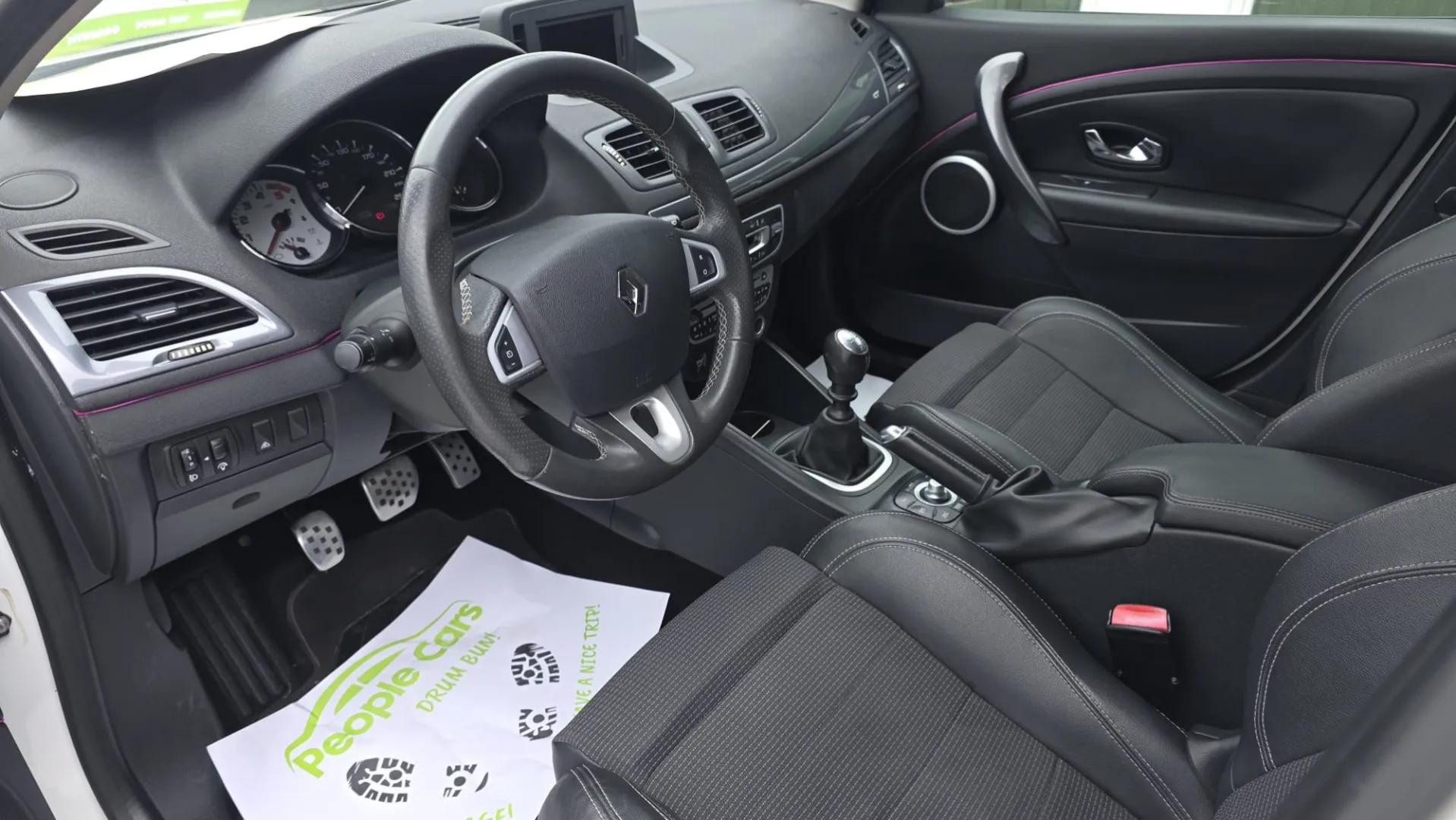 Cumpara/ Vinde online Renault  Megane 2012 SH, la cel mai bun pret pentru tine!
