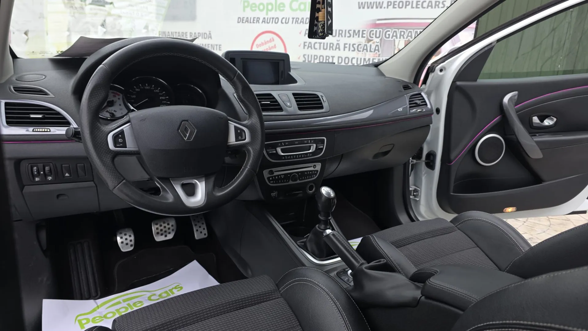 Cumpara/ Vinde online Renault  Megane 2012 SH, la cel mai bun pret pentru tine!