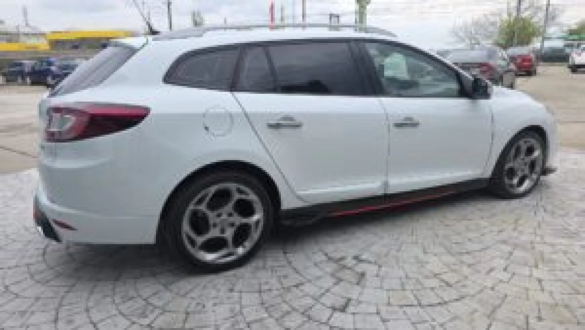 Cumpara/ Vinde online Renault  Megane 2012 SH, la cel mai bun pret pentru tine!
