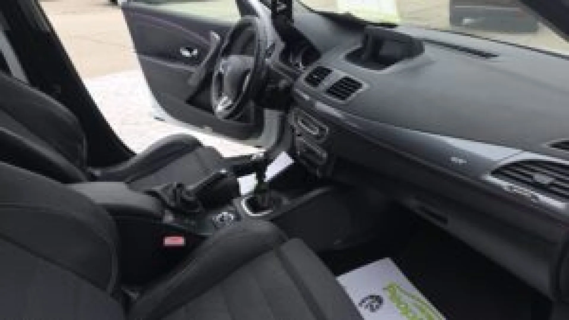 Cumpara/ Vinde online Renault  Megane 2012 SH, la cel mai bun pret pentru tine!