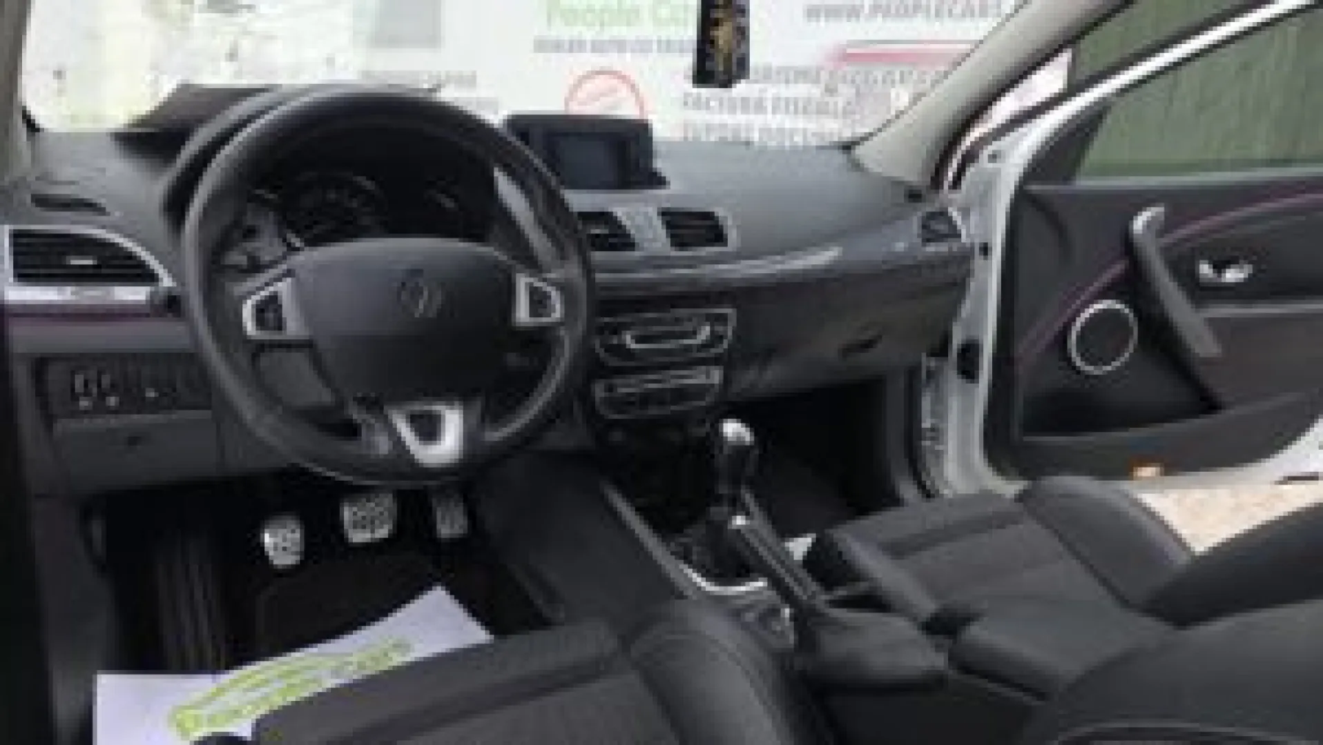 Cumpara/ Vinde online Renault  Megane 2012 SH, la cel mai bun pret pentru tine!