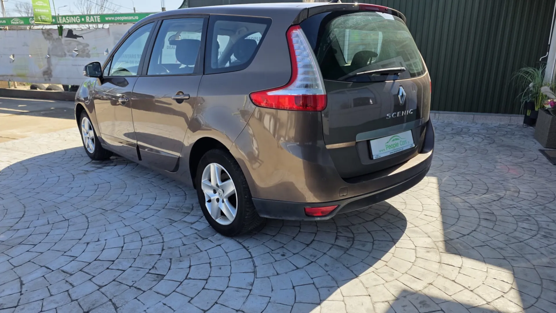 Cumpara/ Vinde online Renault  Grand Scenic 2011 SH, la cel mai bun pret pentru tine!
