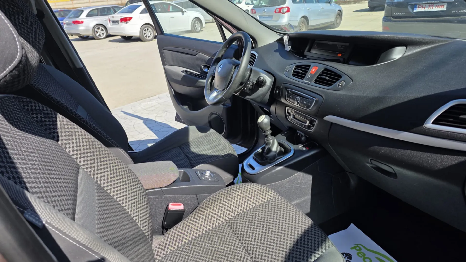 Cumpara/ Vinde online Renault  Grand Scenic 2011 SH, la cel mai bun pret pentru tine!