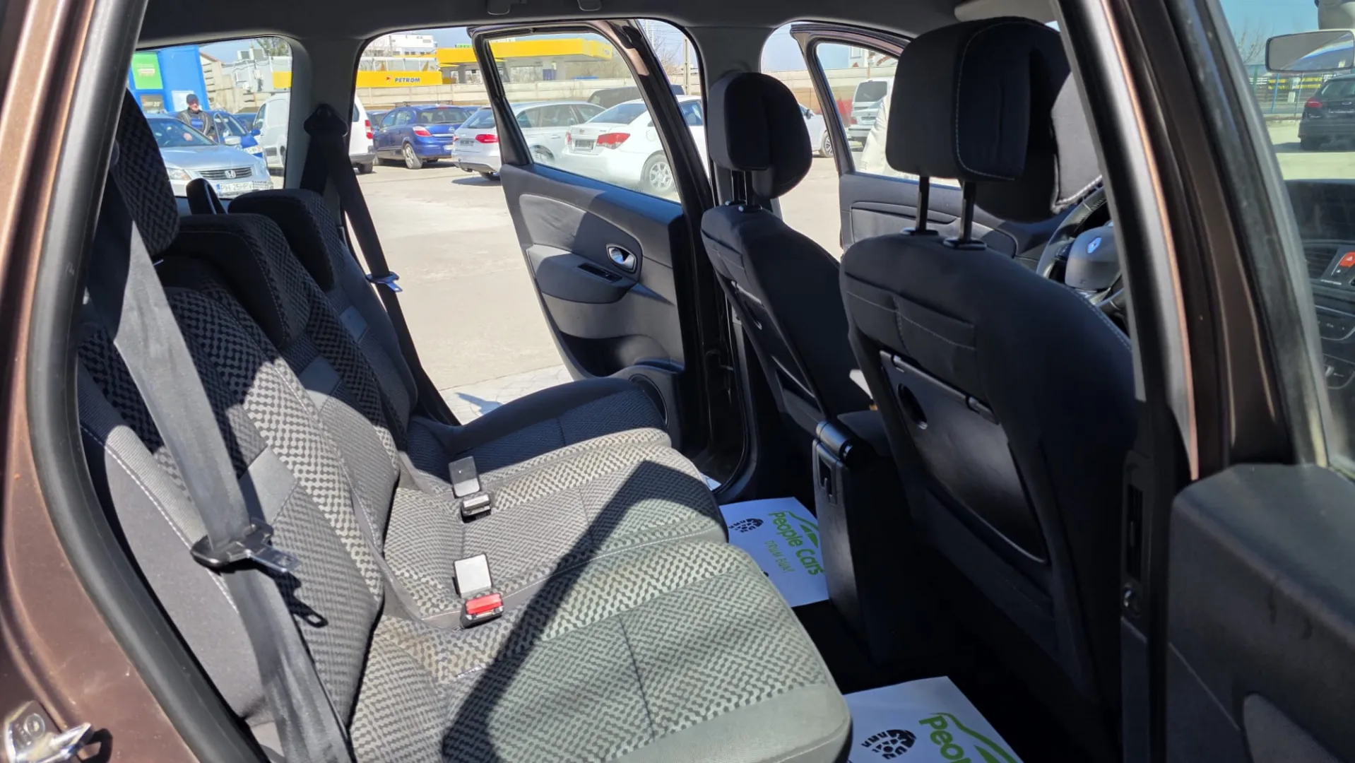 Cumpara/ Vinde online Renault  Grand Scenic 2011 SH, la cel mai bun pret pentru tine!