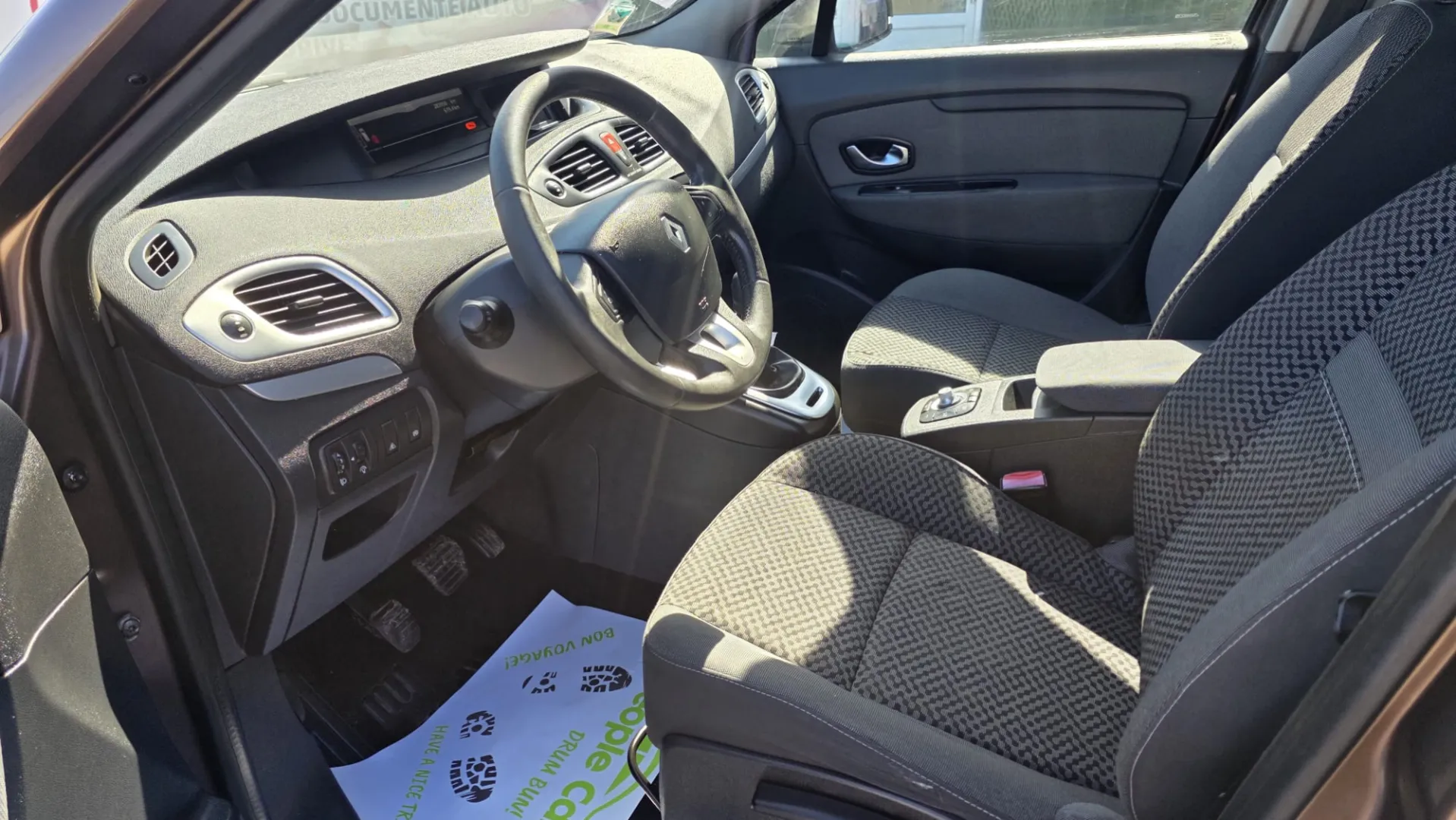 Cumpara/ Vinde online Renault  Grand Scenic 2011 SH, la cel mai bun pret pentru tine!