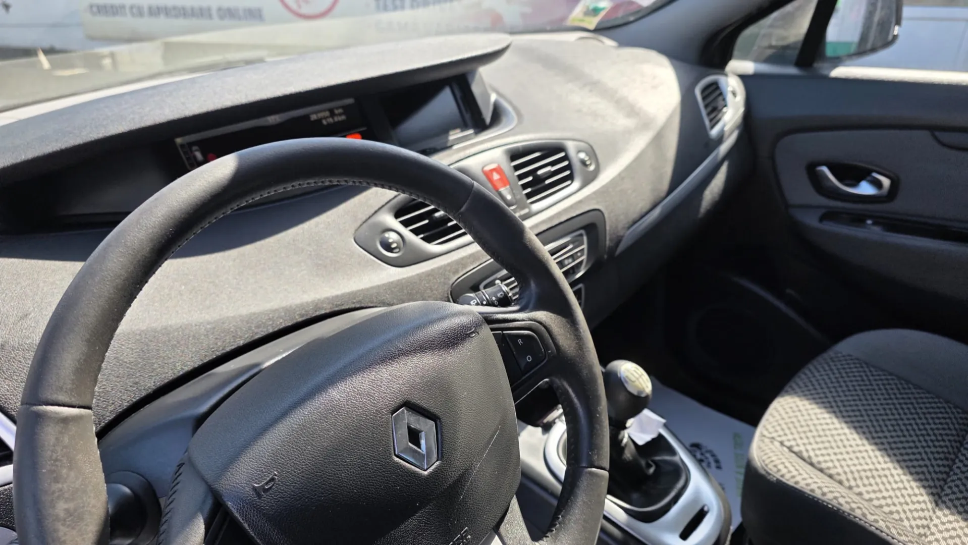 Cumpara/ Vinde online Renault  Grand Scenic 2011 SH, la cel mai bun pret pentru tine!