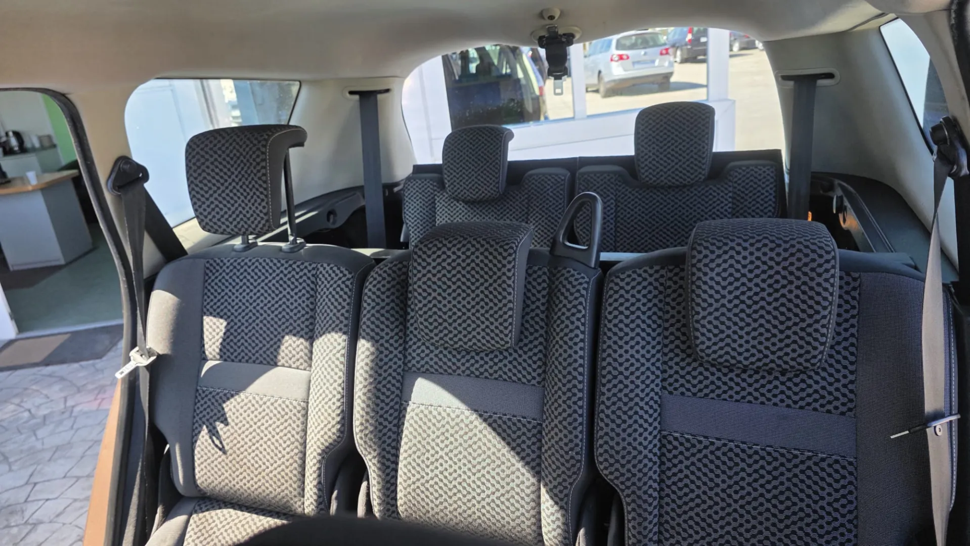 Cumpara/ Vinde online Renault  Grand Scenic 2011 SH, la cel mai bun pret pentru tine!