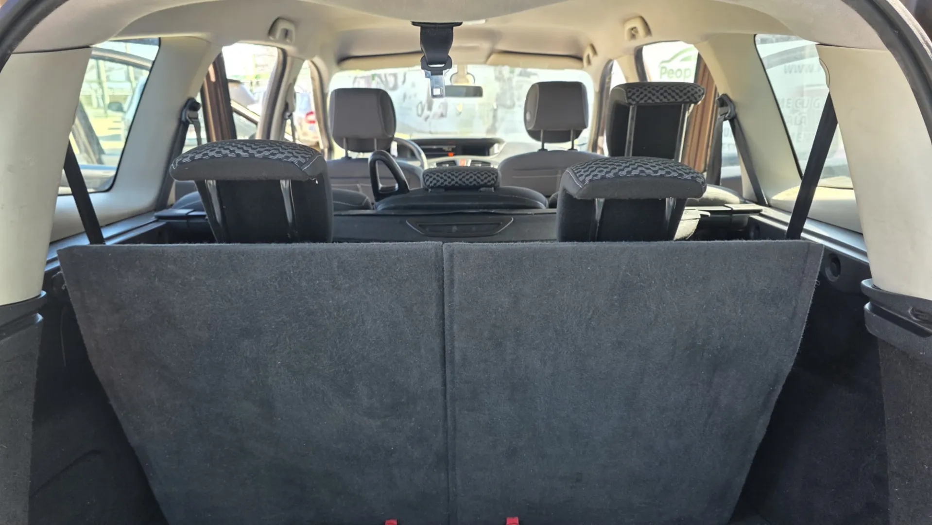 Cumpara/ Vinde online Renault  Grand Scenic 2011 SH, la cel mai bun pret pentru tine!