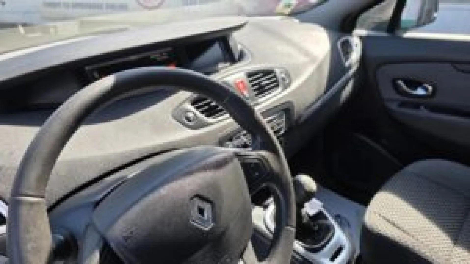 Cumpara/ Vinde online Renault  Grand Scenic 2011 SH, la cel mai bun pret pentru tine!