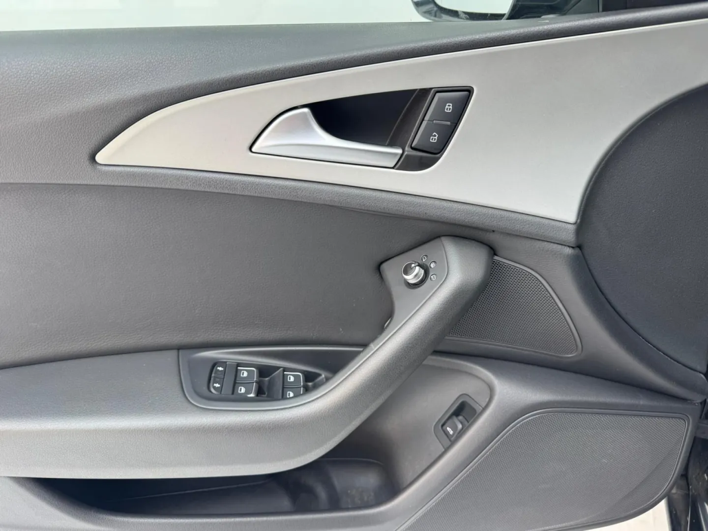Cumpara/ Vinde online Audi A6 2012 SH, la cel mai bun pret pentru tine!