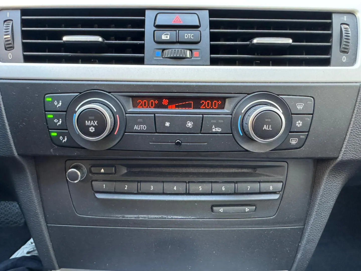 Cumpara/ Vinde online BMW 3 Series 2009 SH, la cel mai bun pret pentru tine!