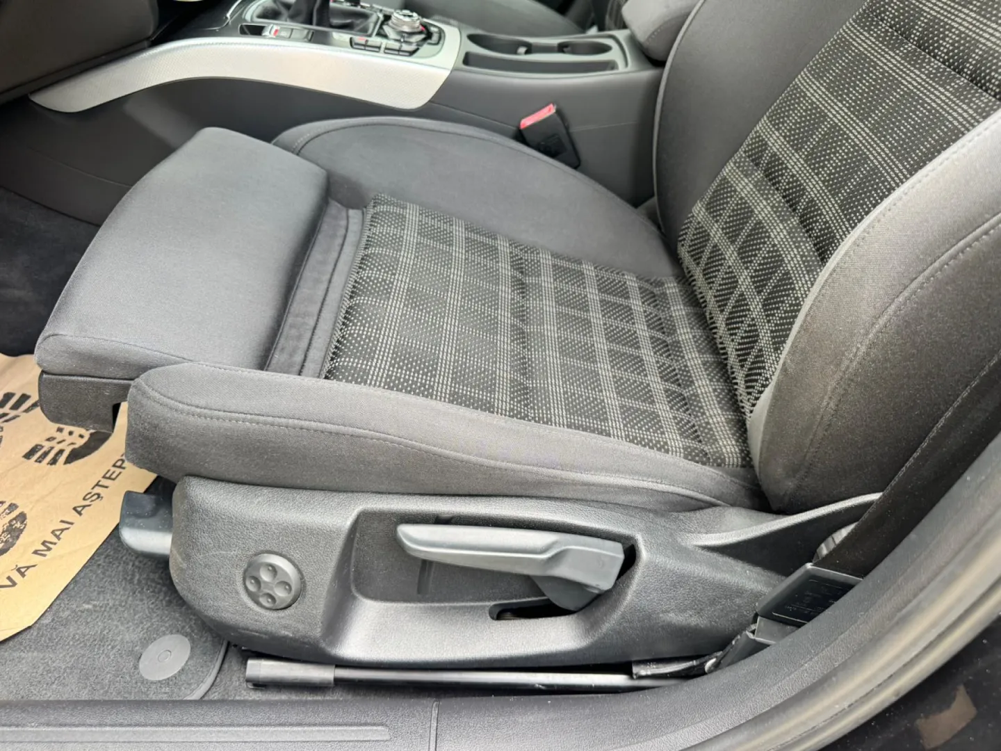 Cumpara/ Vinde online Audi A4 2011 SH, la cel mai bun pret pentru tine!