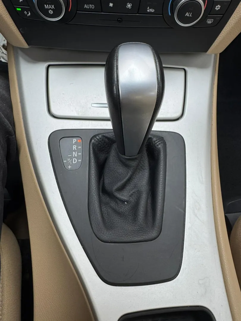 Cumpara/ Vinde online BMW 3 Series 2011 SH, la cel mai bun pret pentru tine!