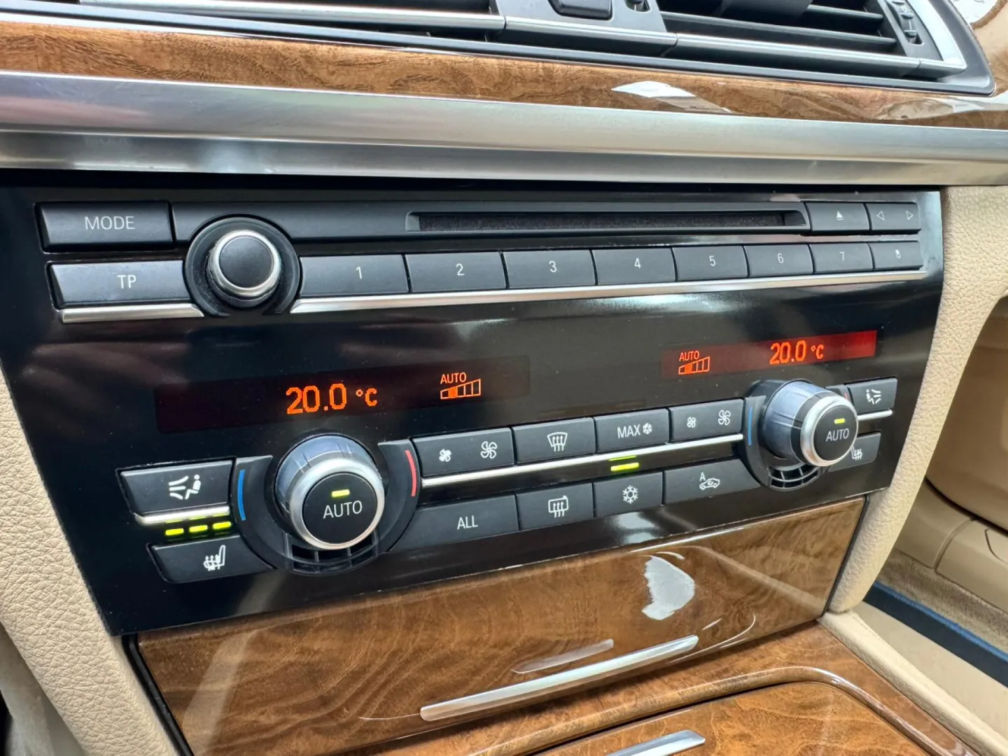 Cumpara/ Vinde online BMW 7 Series 2010 SH, la cel mai bun pret pentru tine!
