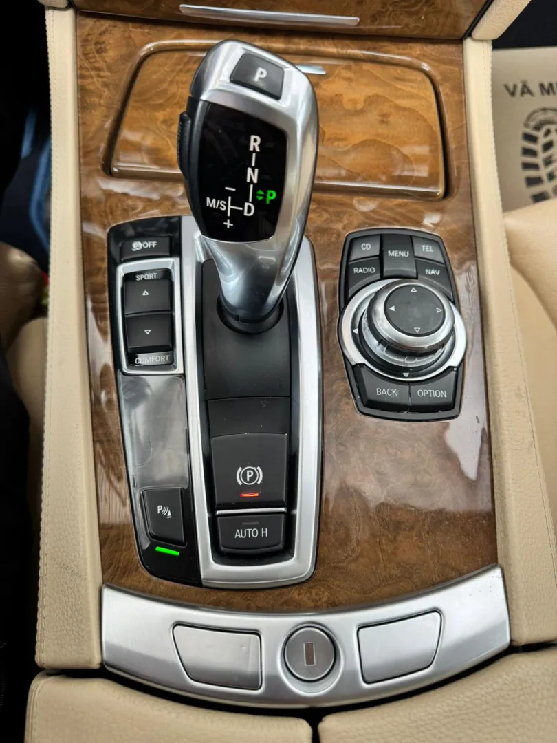 Cumpara/ Vinde online BMW 7 Series 2010 SH, la cel mai bun pret pentru tine!