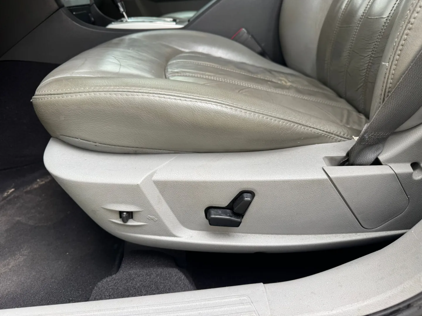 Cumpara/ Vinde online Chrysler 300C 2006 SH, la cel mai bun pret pentru tine!