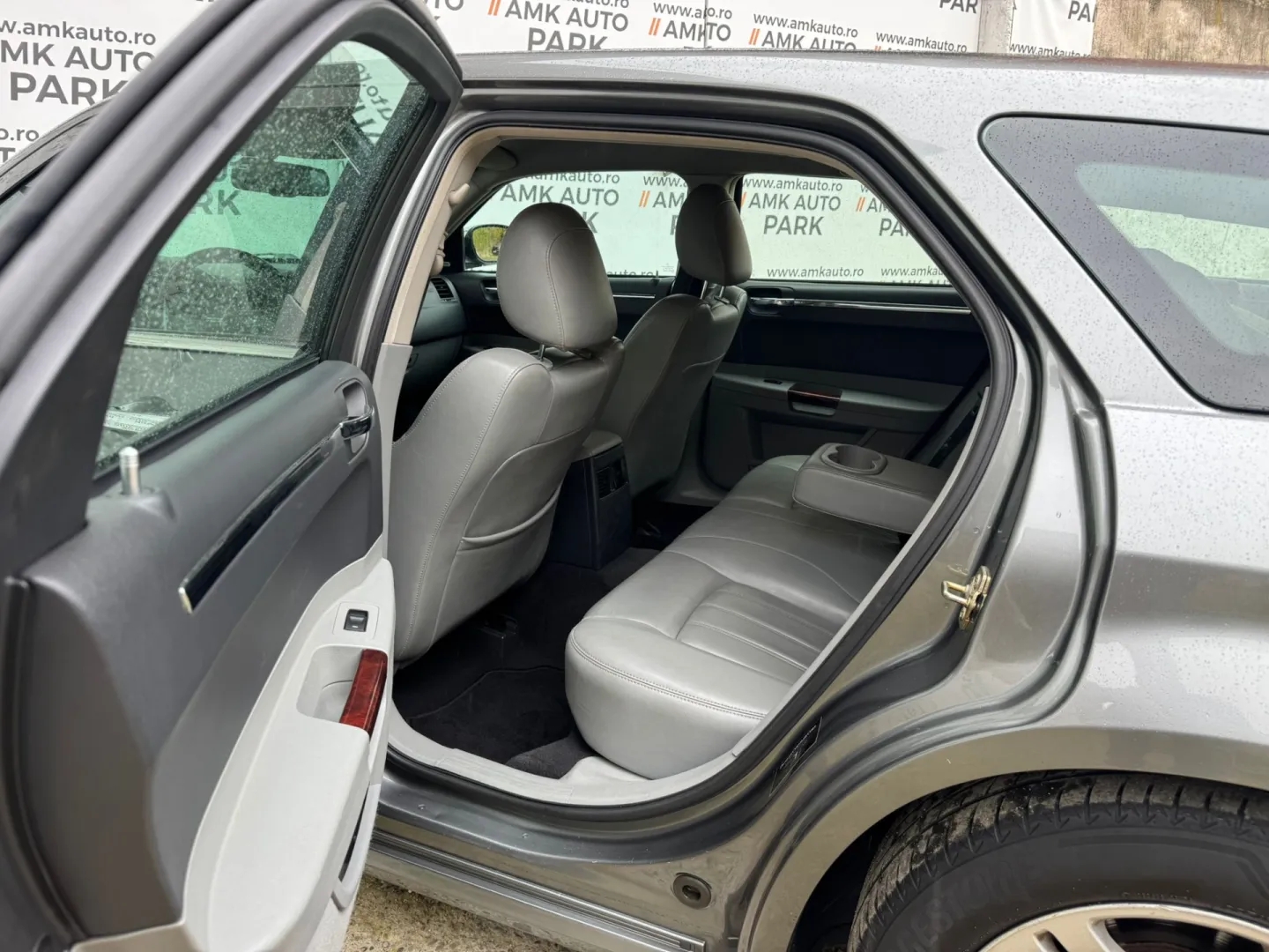 Cumpara/ Vinde online Chrysler 300C 2006 SH, la cel mai bun pret pentru tine!