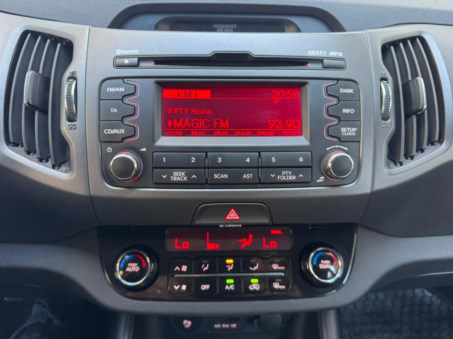 Cumpara/ Vinde online Kia Sportage 2012 SH, la cel mai bun pret pentru tine!