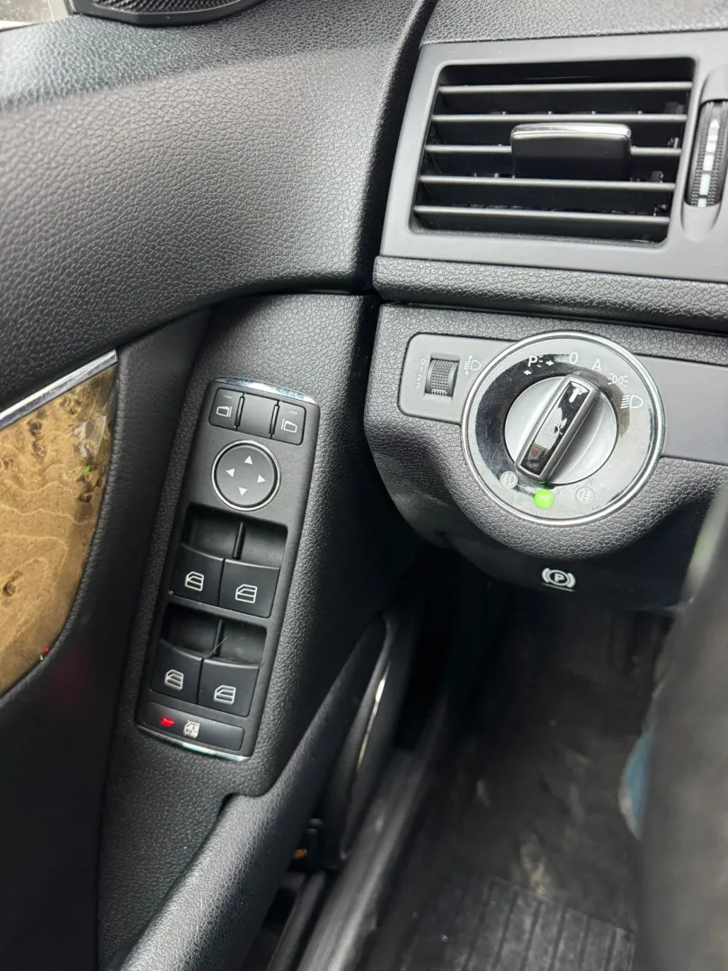 Cumpara/ Vinde online Mercedes-Benz C-Class 2008 SH, la cel mai bun pret pentru tine!