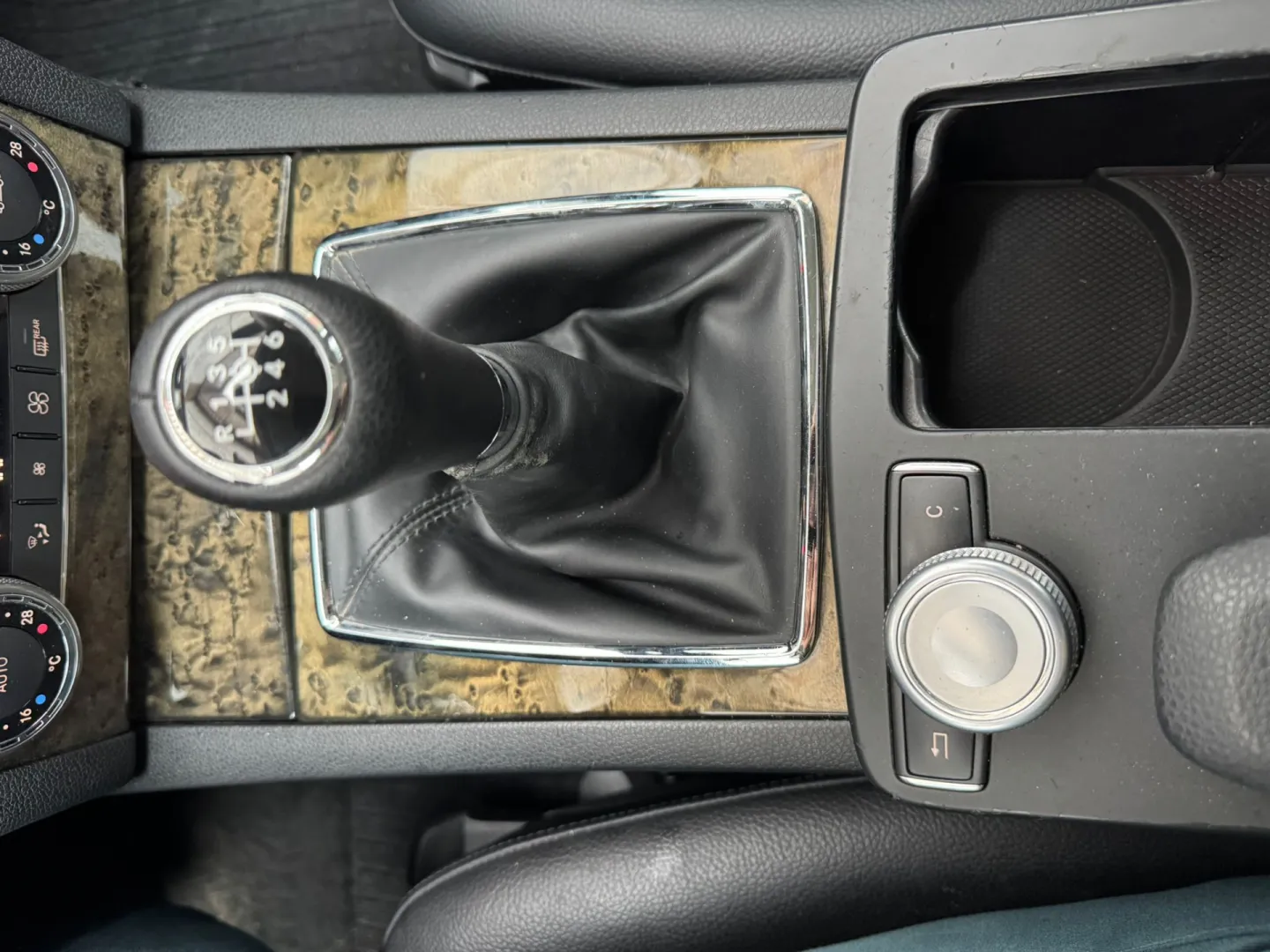 Cumpara/ Vinde online Mercedes-Benz C-Class 2008 SH, la cel mai bun pret pentru tine!