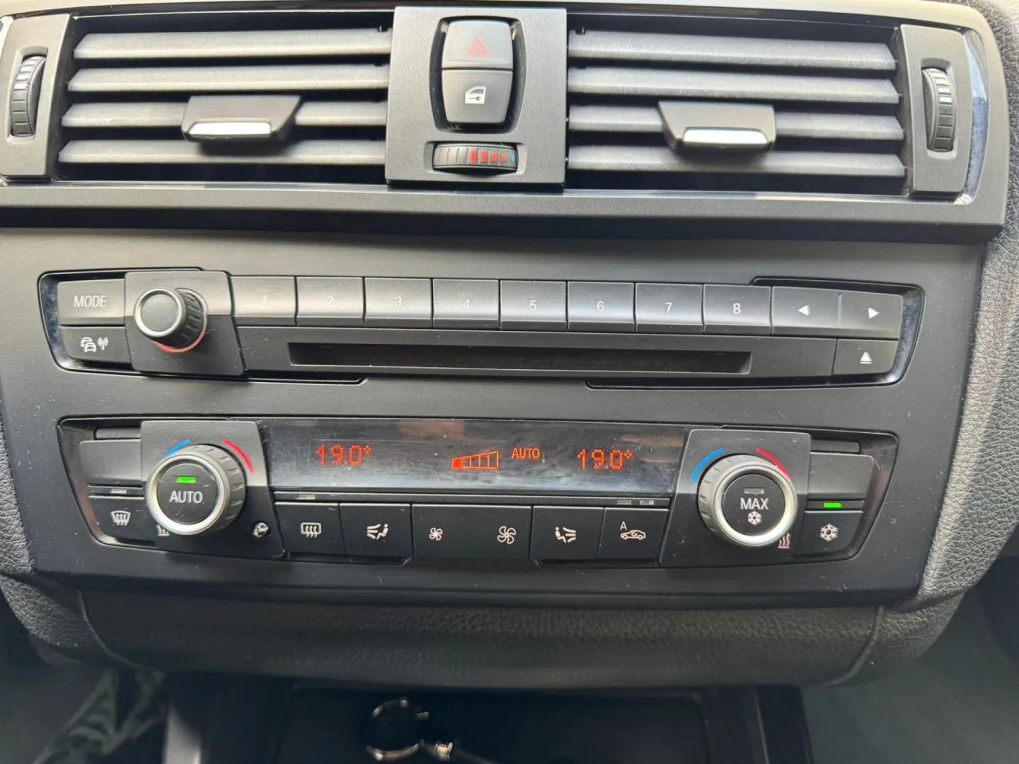 Cumpara/ Vinde online BMW 1 Series 2012 SH, la cel mai bun pret pentru tine!