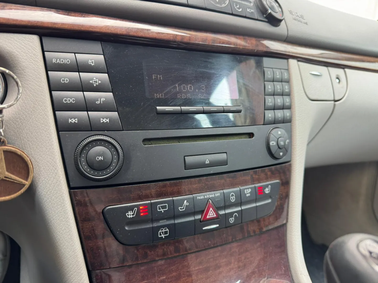 Cumpara/ Vinde online Mercedes-Benz E-Class 2004 SH, la cel mai bun pret pentru tine!