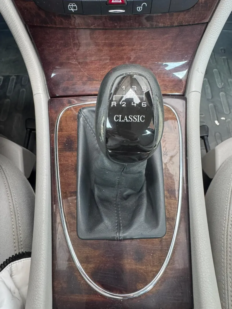 Cumpara/ Vinde online Mercedes-Benz E-Class 2004 SH, la cel mai bun pret pentru tine!