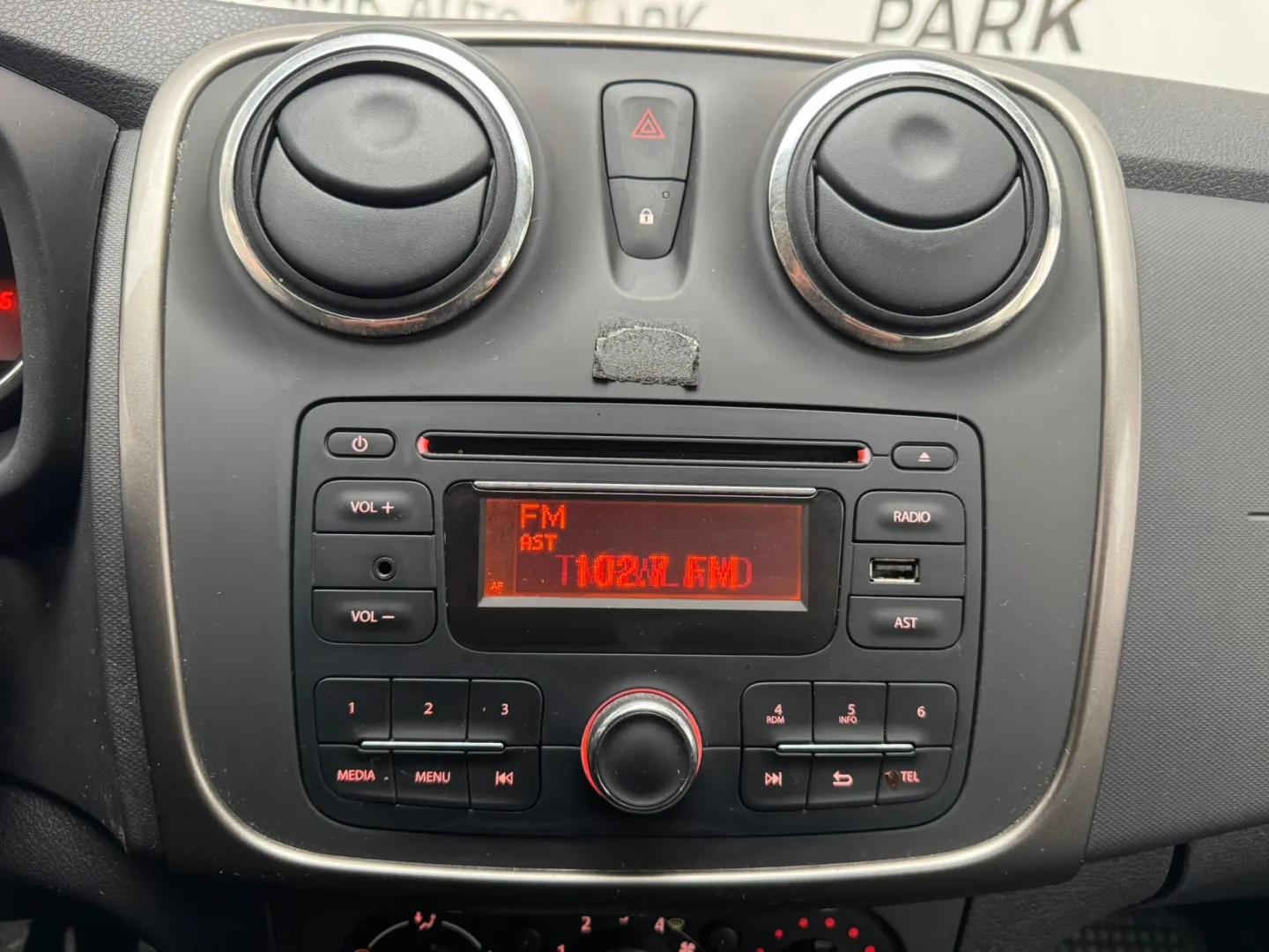 Cumpara/ Vinde online Dacia Sandero 2012 SH, la cel mai bun pret pentru tine!