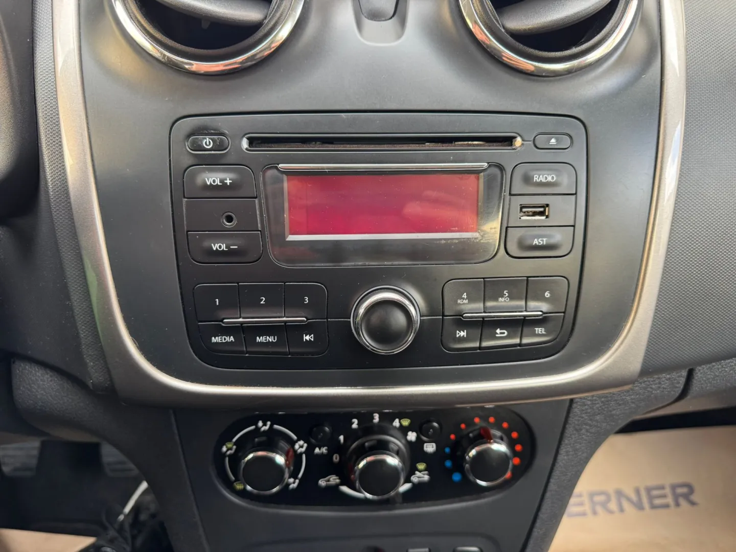 Cumpara/ Vinde online Dacia Logan 2016 SH, la cel mai bun pret pentru tine!