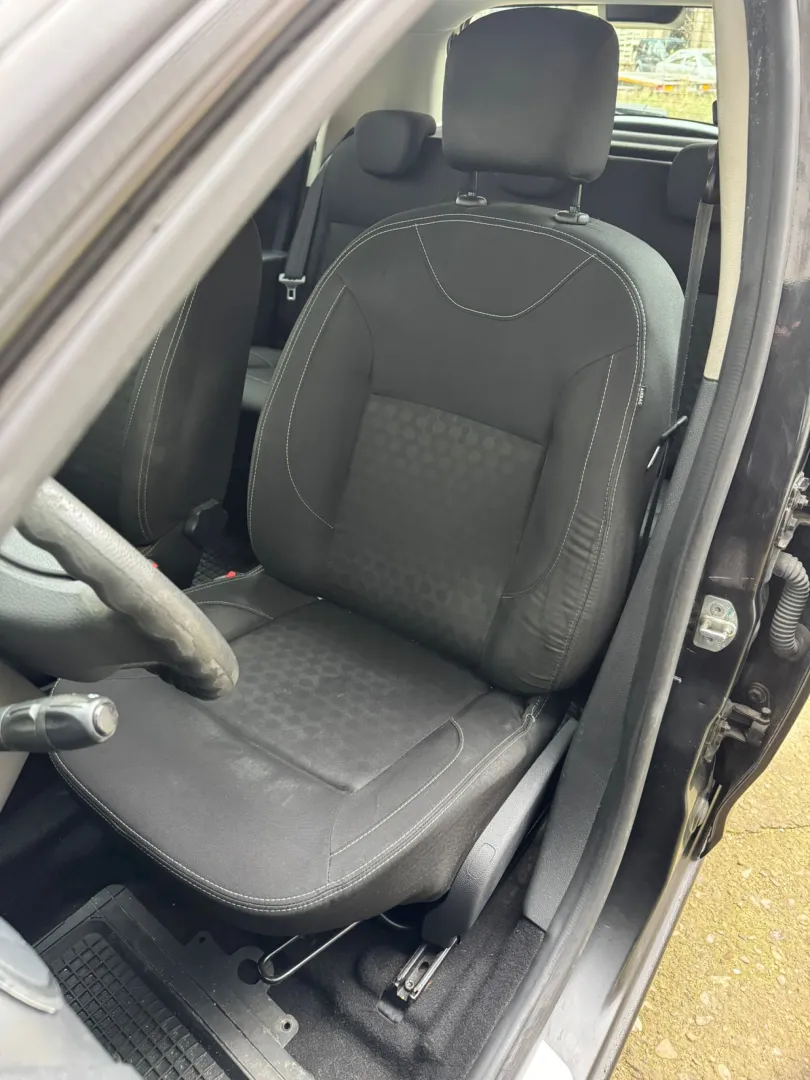 Cumpara/ Vinde online Dacia Sandero 2012 SH, la cel mai bun pret pentru tine!
