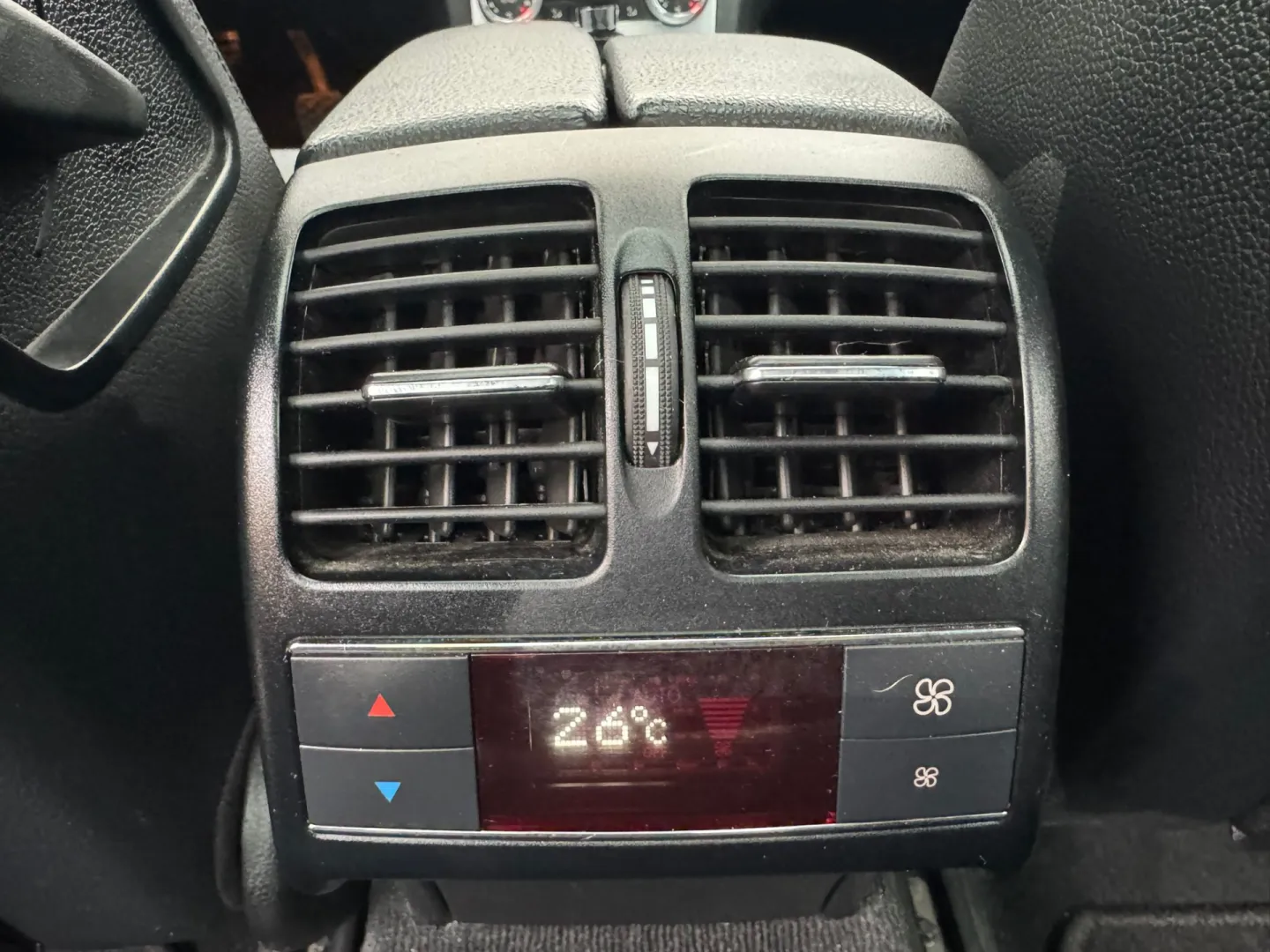 Cumpara/ Vinde online Mercedes-Benz C-Class 2010 SH, la cel mai bun pret pentru tine!