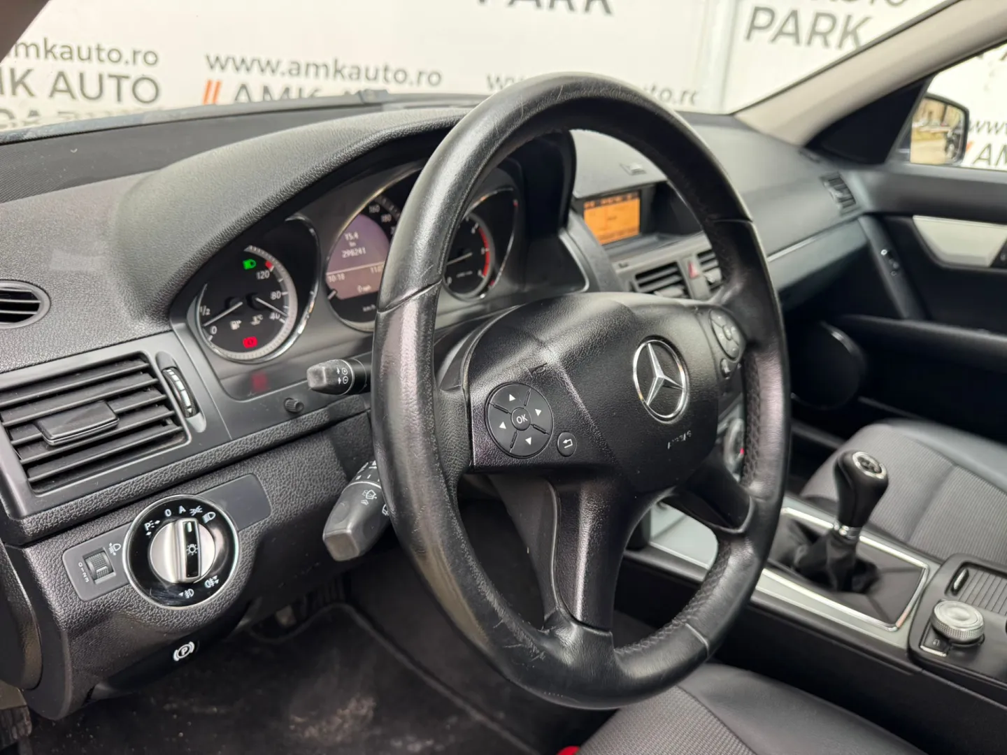 Cumpara/ Vinde online Mercedes-Benz C-Class 2010 SH, la cel mai bun pret pentru tine!