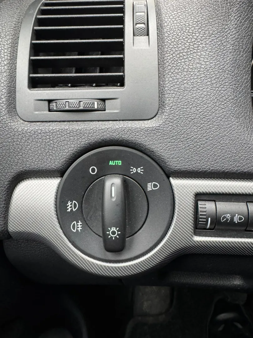 Cumpara/ Vinde online Skoda Octavia 2011 SH, la cel mai bun pret pentru tine!