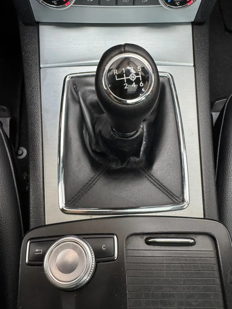 Cumpara/ Vinde online Mercedes-Benz C-Class 2010 SH, la cel mai bun pret pentru tine!