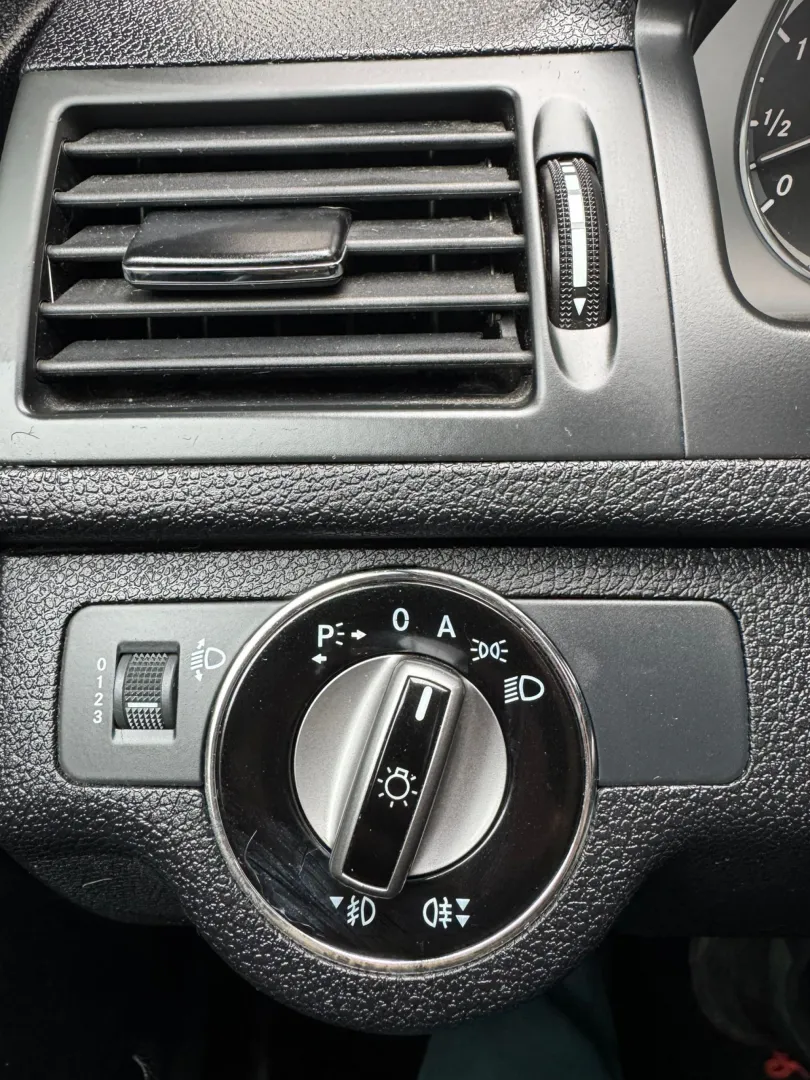 Cumpara/ Vinde online Mercedes-Benz C-Class 2010 SH, la cel mai bun pret pentru tine!