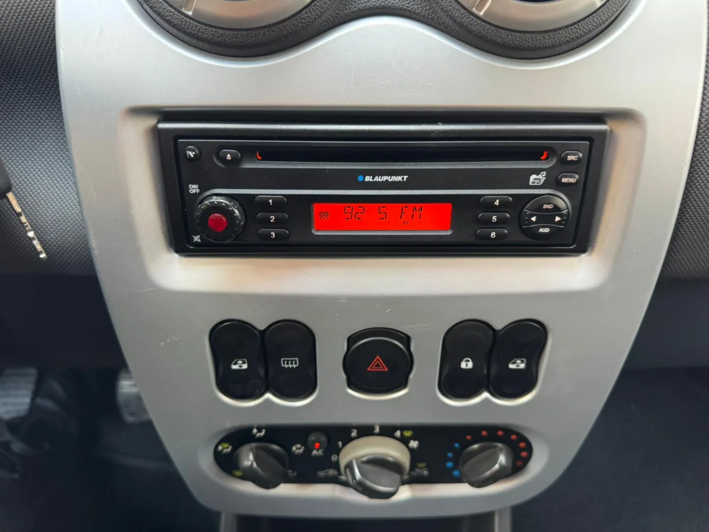 Cumpara/ Vinde online Dacia Logan 2011 SH, la cel mai bun pret pentru tine!