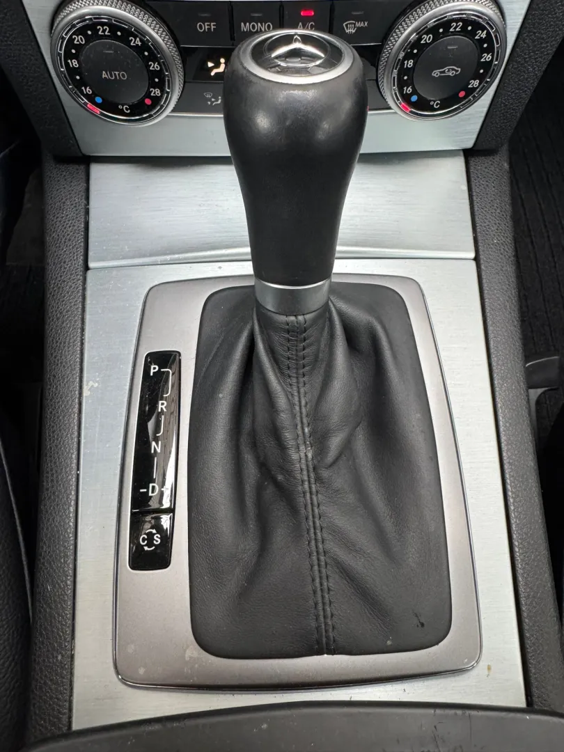 Cumpara/ Vinde online Mercedes-Benz C-Class 2009 SH, la cel mai bun pret pentru tine!