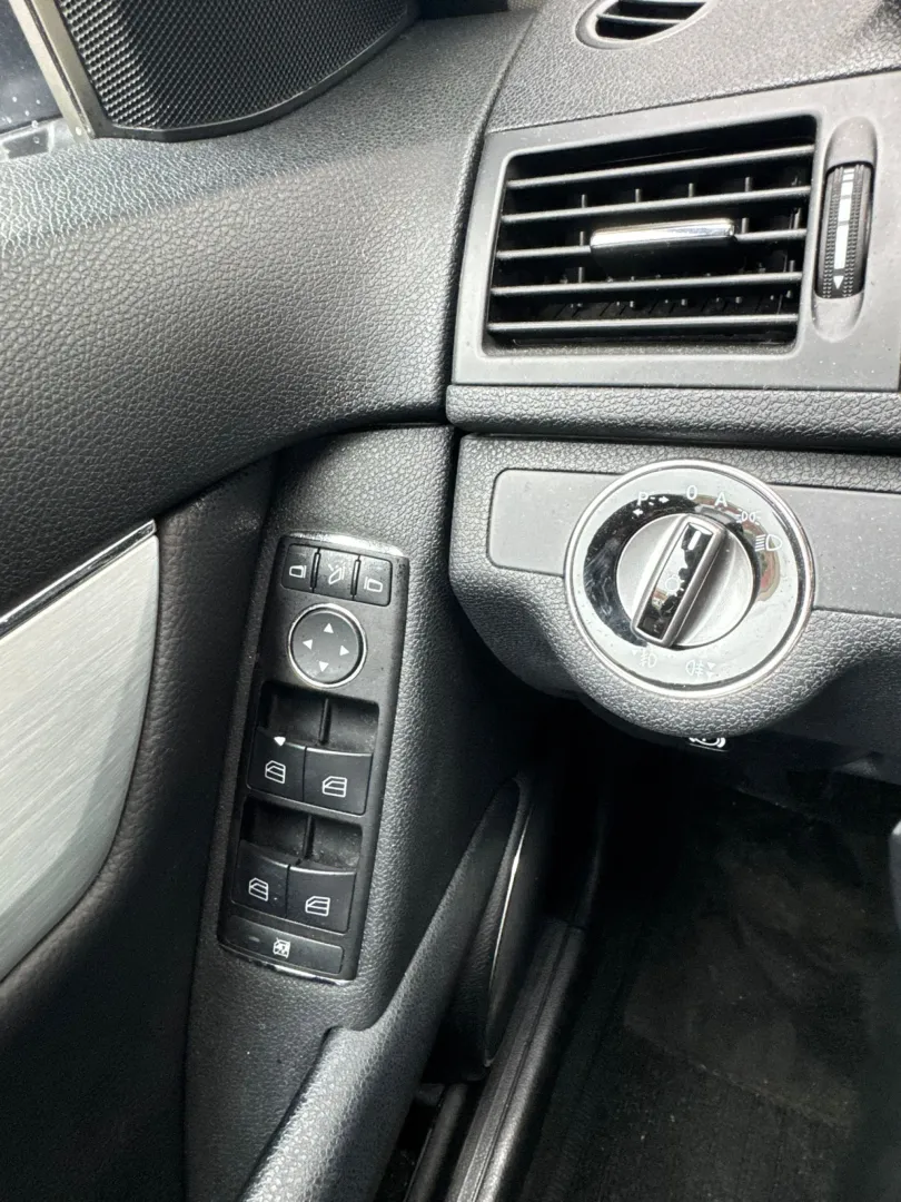 Cumpara/ Vinde online Mercedes-Benz C-Class 2009 SH, la cel mai bun pret pentru tine!