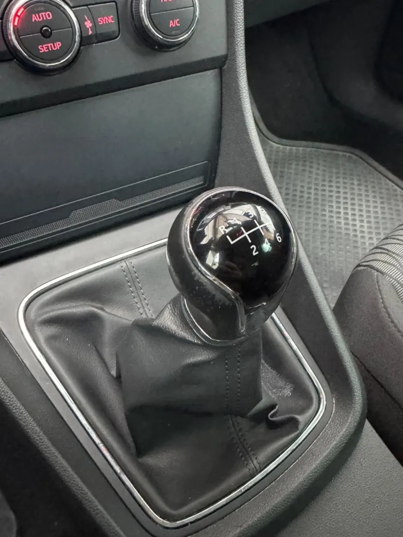 Cumpara/ Vinde online Seat Leon 2013 SH, la cel mai bun pret pentru tine!