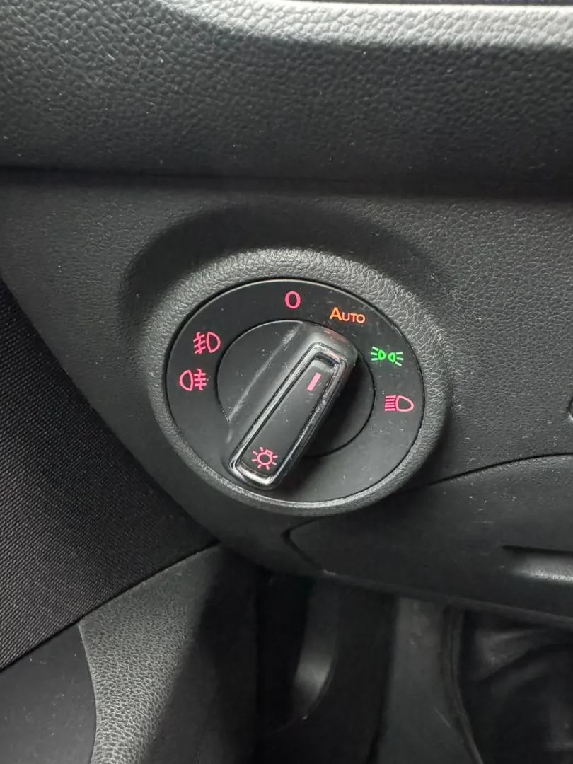 Cumpara/ Vinde online Seat Leon 2013 SH, la cel mai bun pret pentru tine!