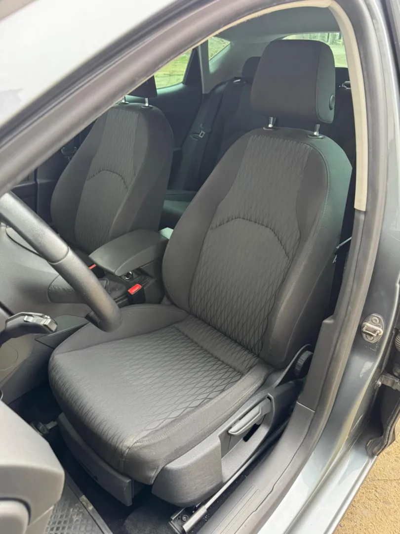 Cumpara/ Vinde online Seat Leon 2013 SH, la cel mai bun pret pentru tine!