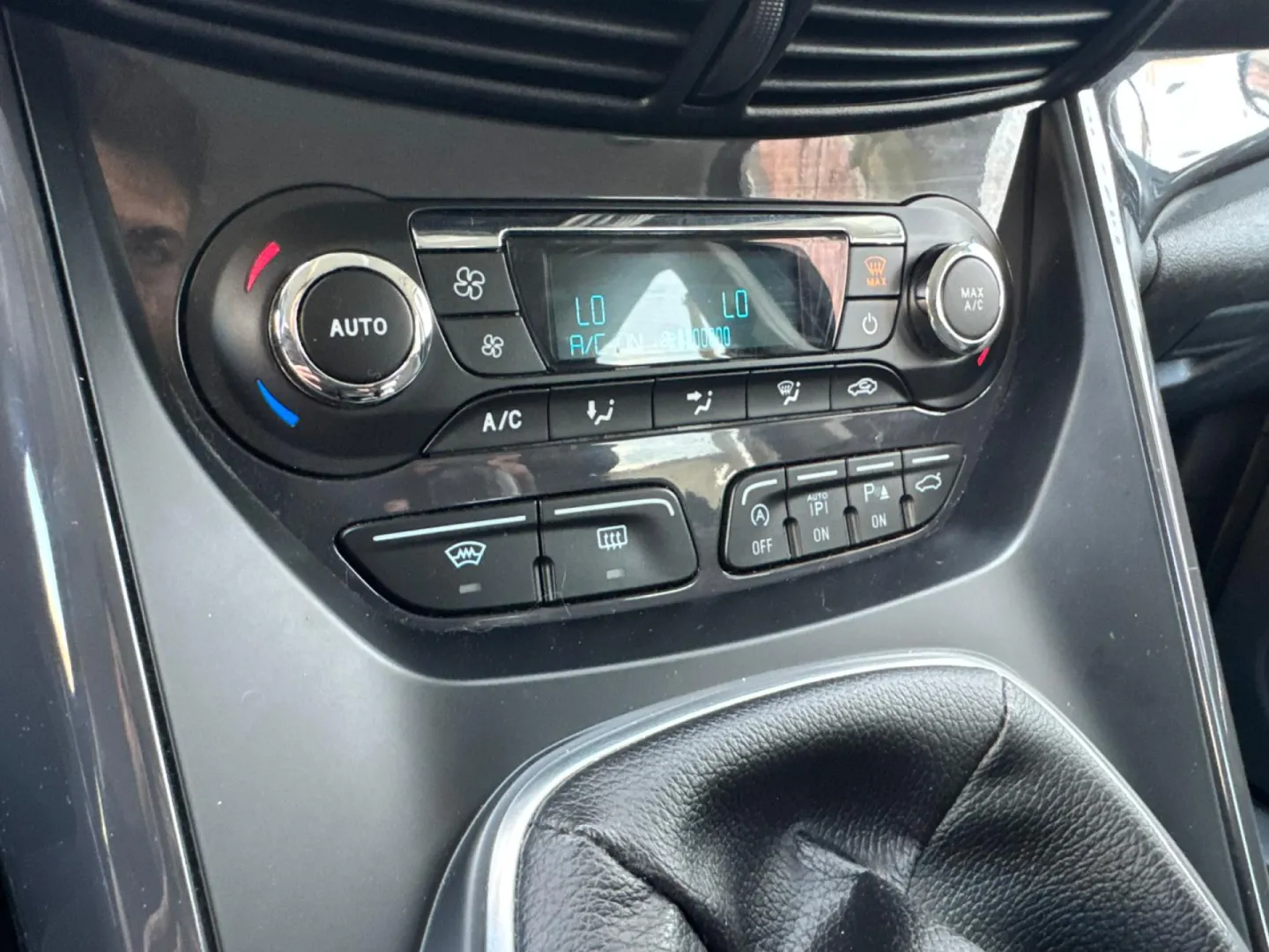 Cumpara/ Vinde online Ford Kuga 2015 SH, la cel mai bun pret pentru tine!