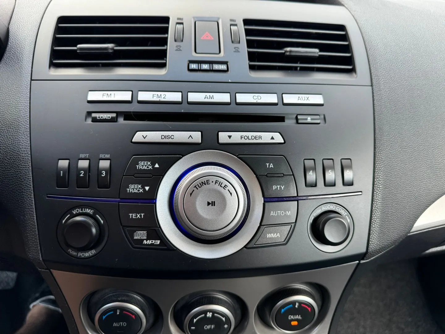Cumpara/ Vinde online Mazda 3 2010 SH, la cel mai bun pret pentru tine!